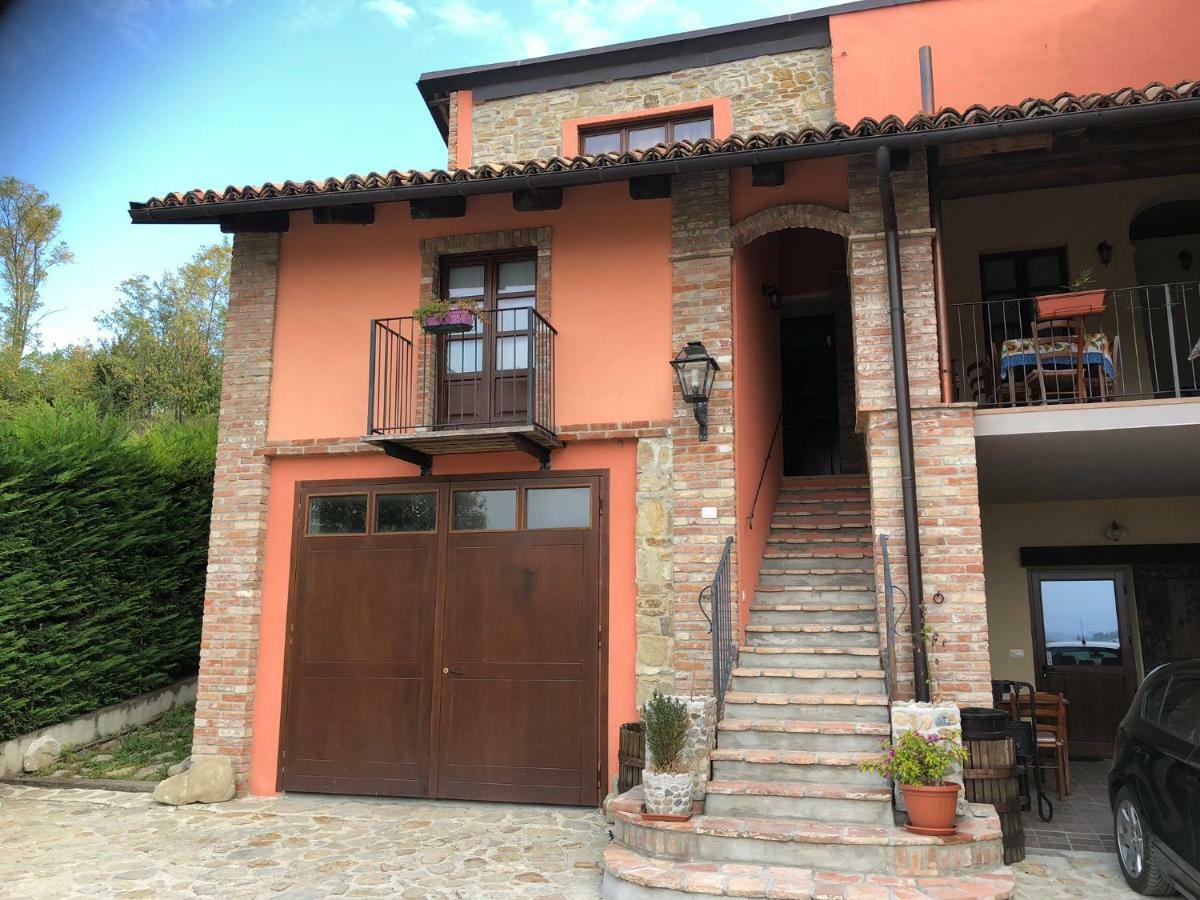 Agriturismo La Ca Veja Monforte dʼAlba Zewnętrze zdjęcie