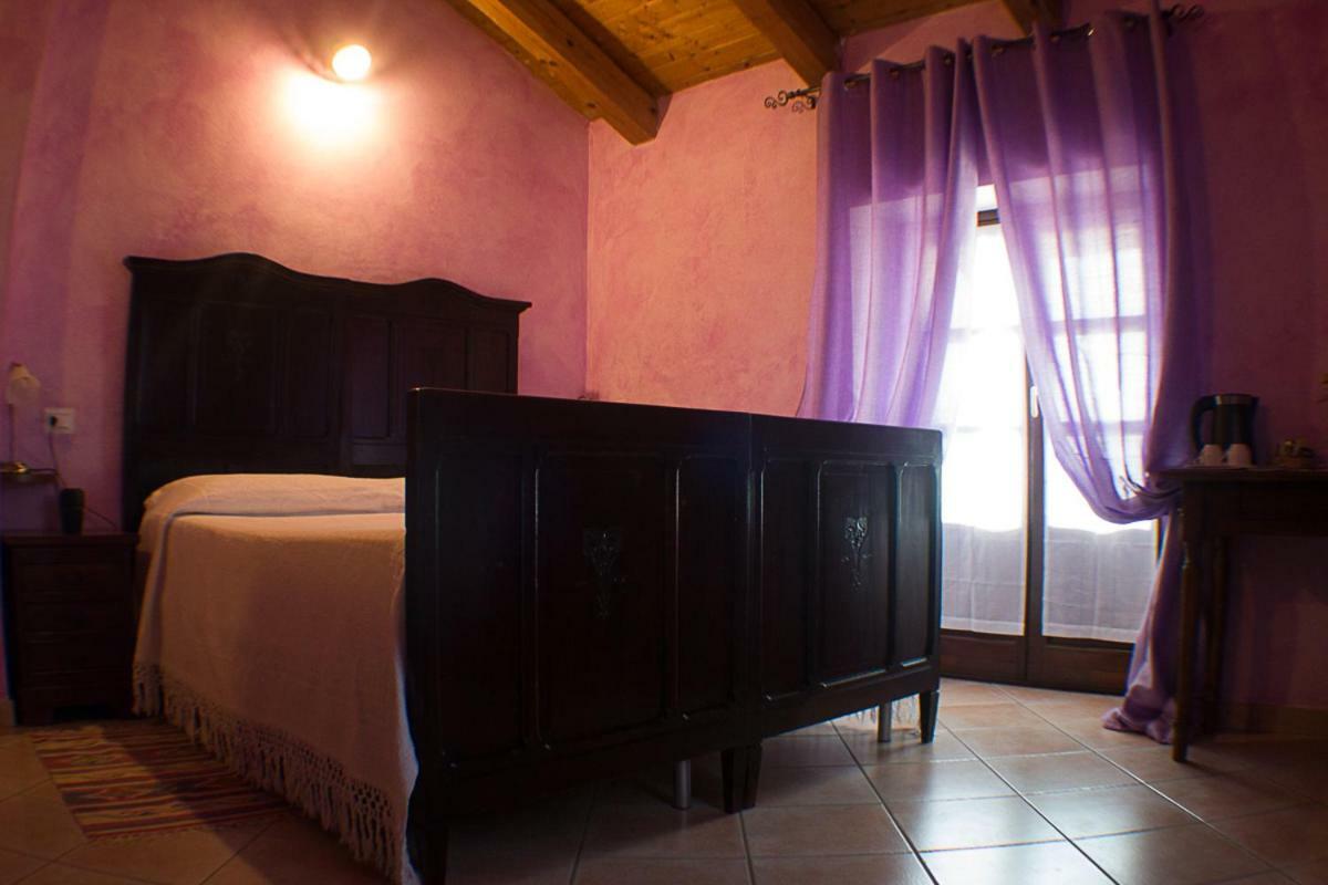 Agriturismo La Ca Veja Monforte dʼAlba Zewnętrze zdjęcie