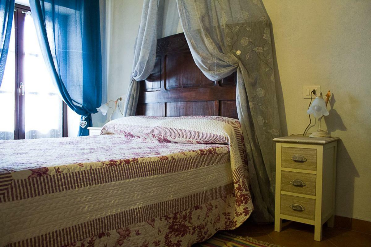 Agriturismo La Ca Veja Monforte dʼAlba Zewnętrze zdjęcie